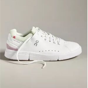 On THE ROGER Advantage Sneakers